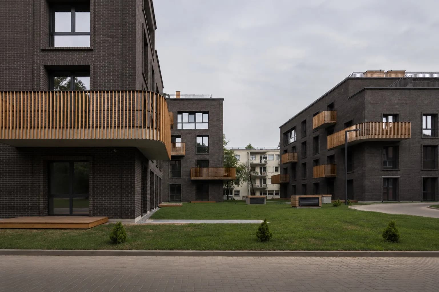 ĄŽUOLYNO NAMAI, Vaižganto g. 11, Kaune