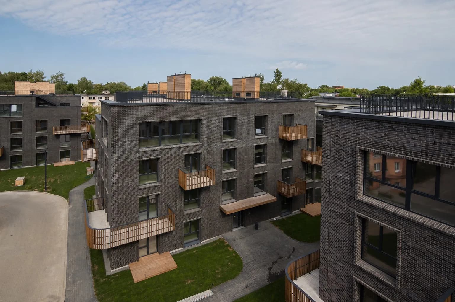ĄŽUOLYNO NAMAI, Vaižganto g. 11, Kaune