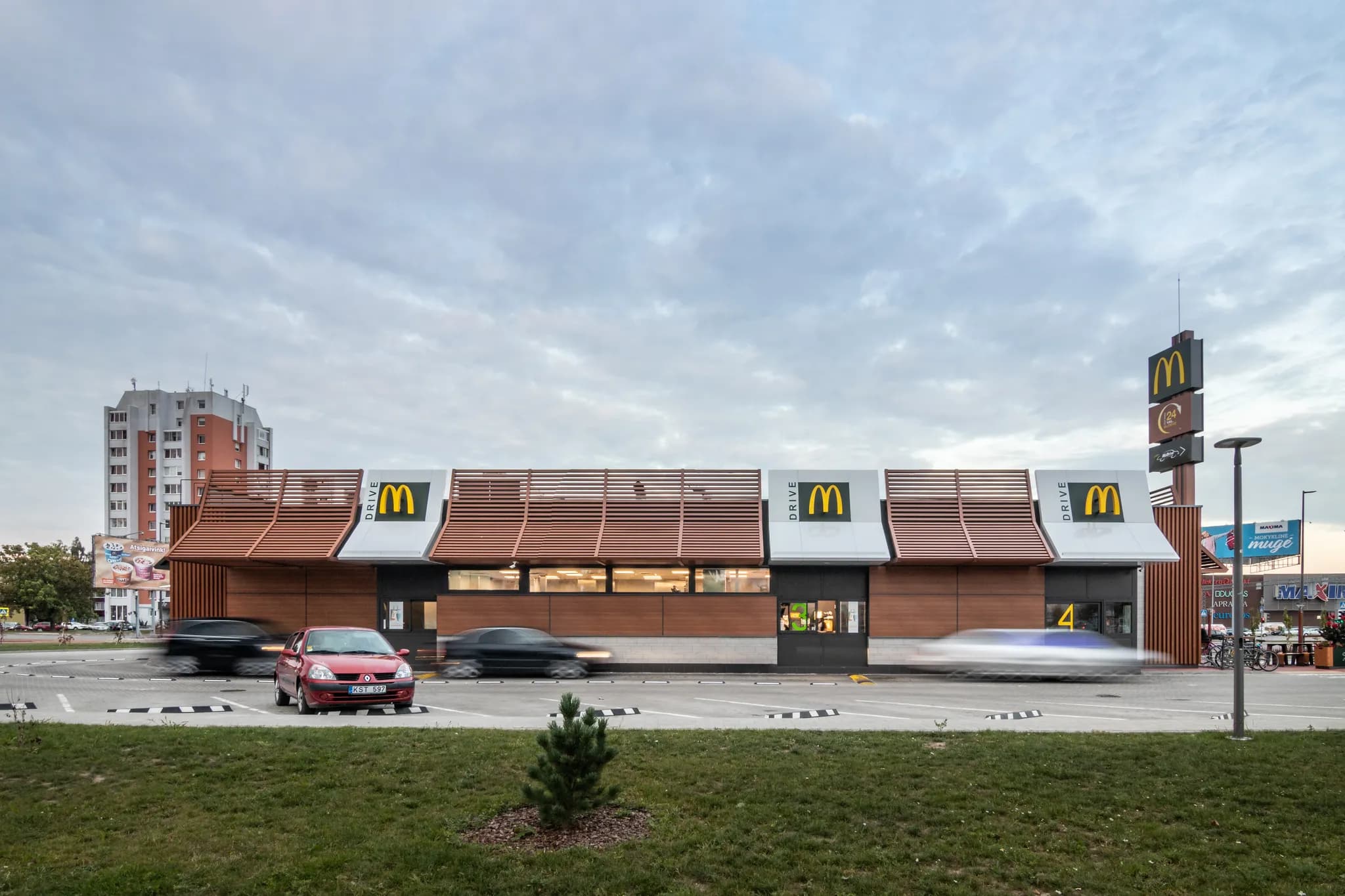 McDONALD's restoranas, Kauno g. 28, Marijampolėje
