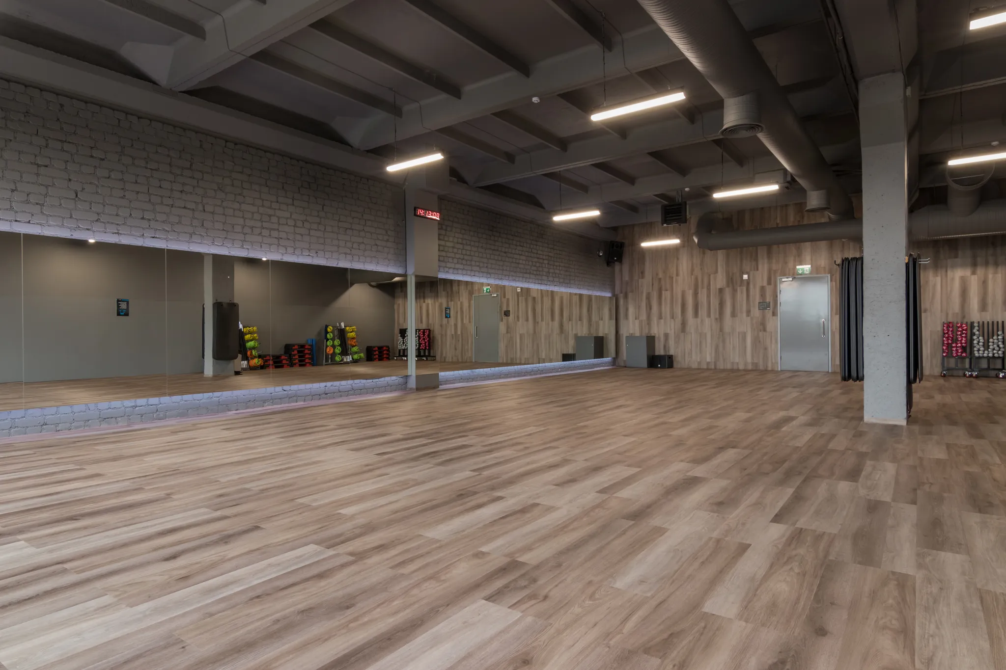 GYM PLIUS, S.Dariaus ir S.Girėno g. 2, Vilnuje