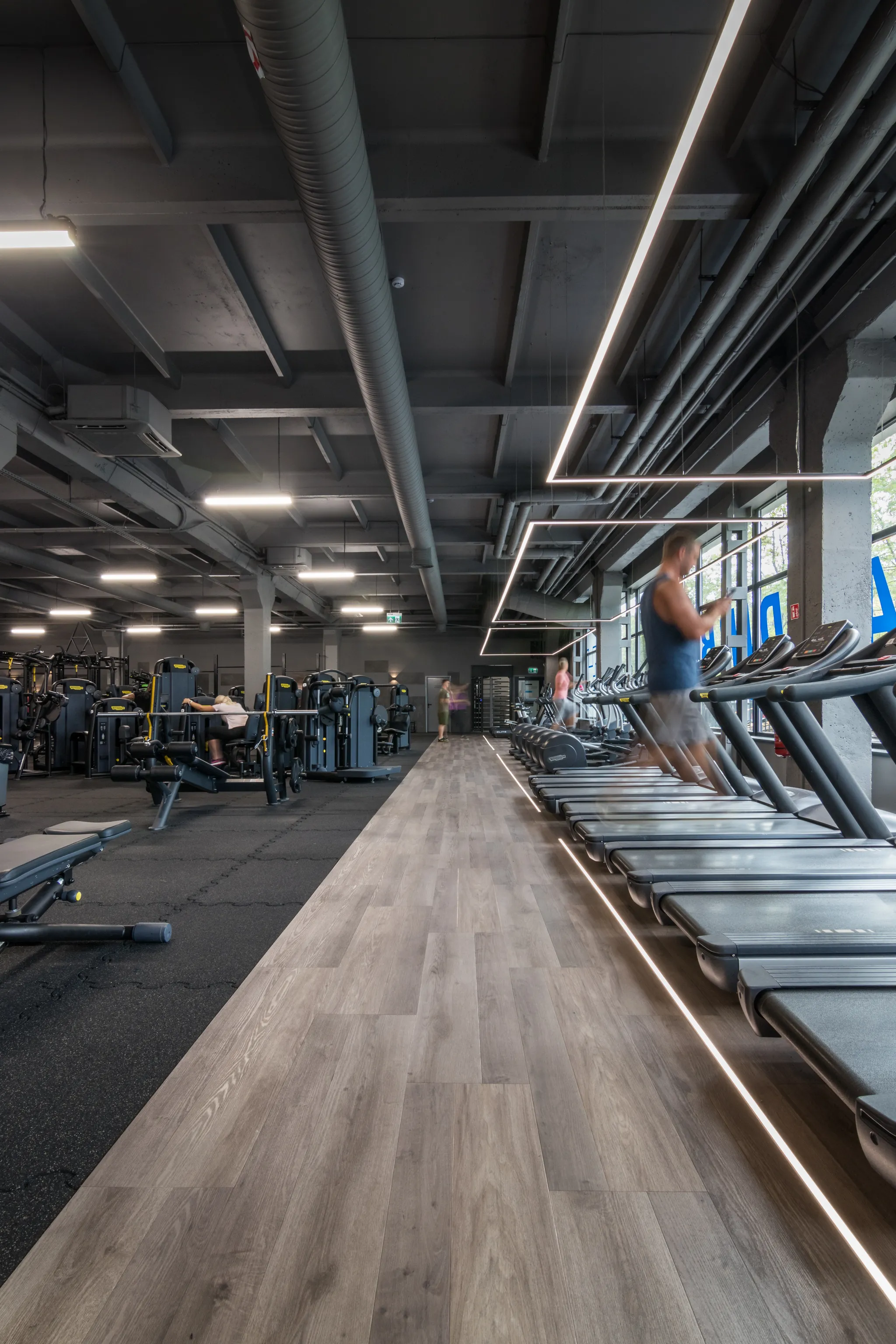 GYM PLIUS, S.Dariaus ir S.Girėno g. 2, Vilnuje