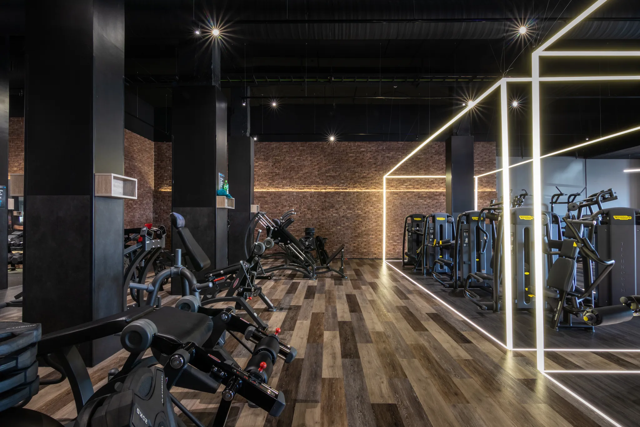 GYM PLIUS, Pramonės pr. 25, Kaune