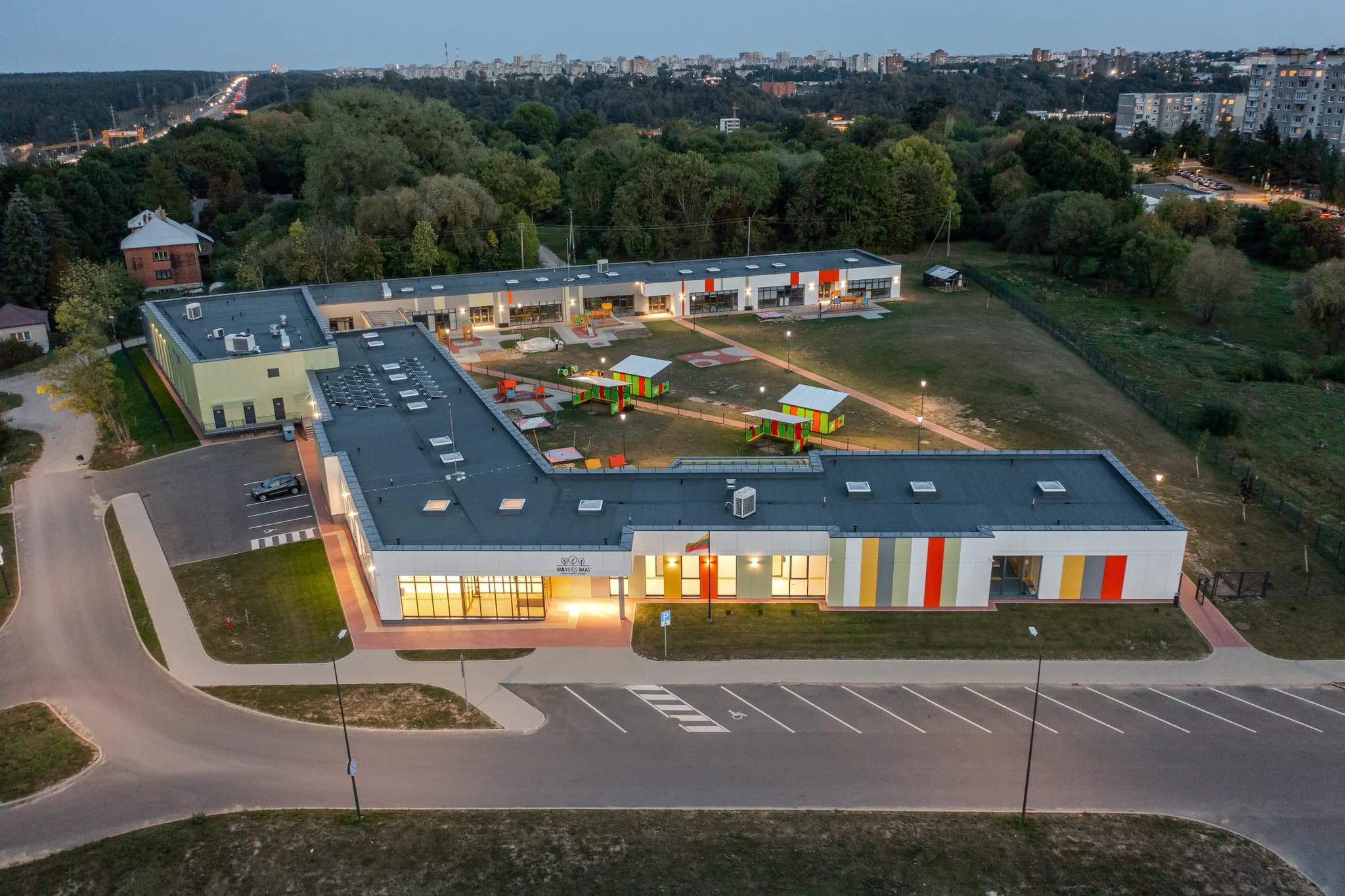 VAIKYSTĖS TAKAS vaikų darželis, Kuršių g. 49B, Kaune