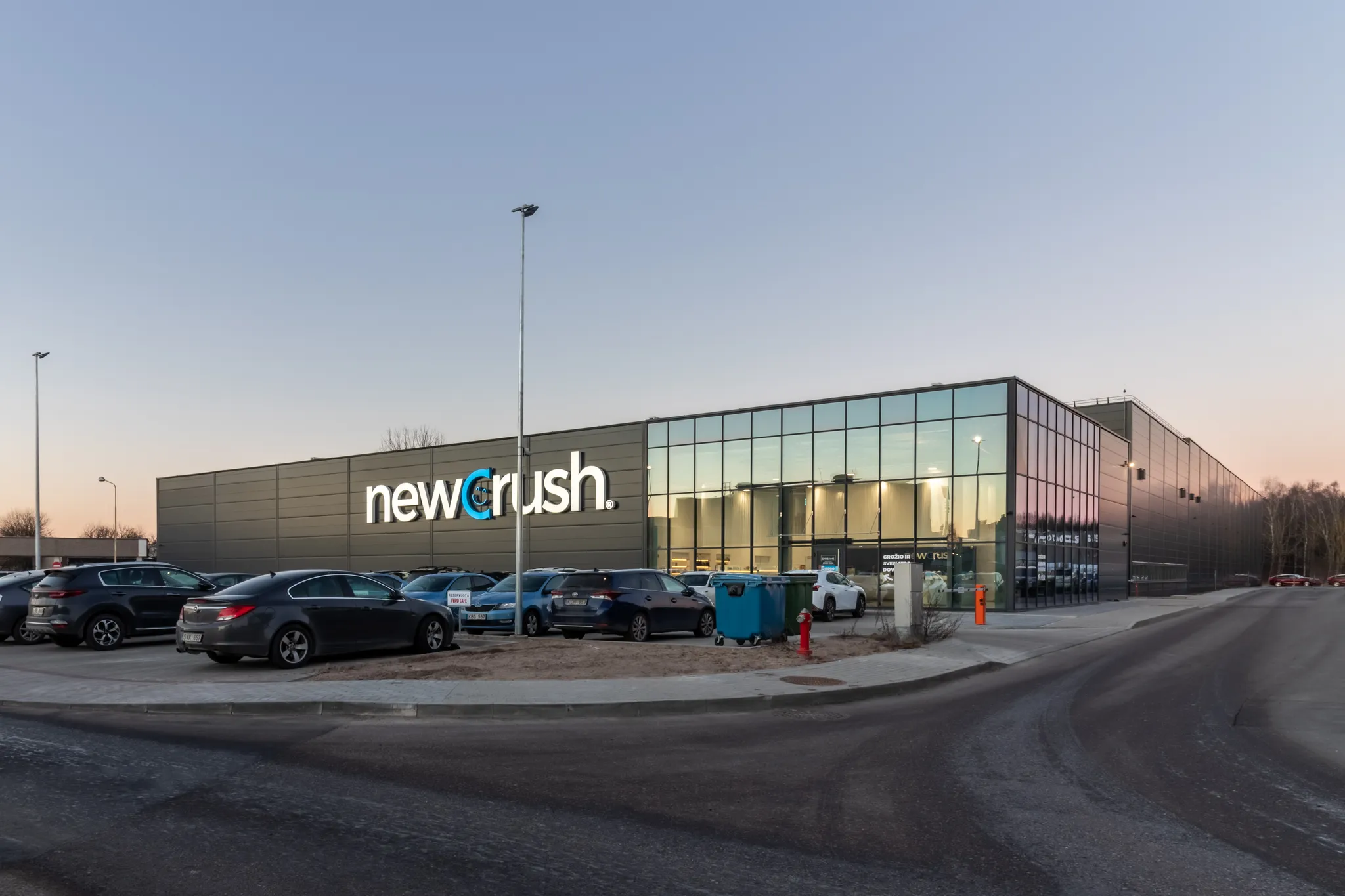 NEWCRUSH, Islandijos pl. 7, Kaune