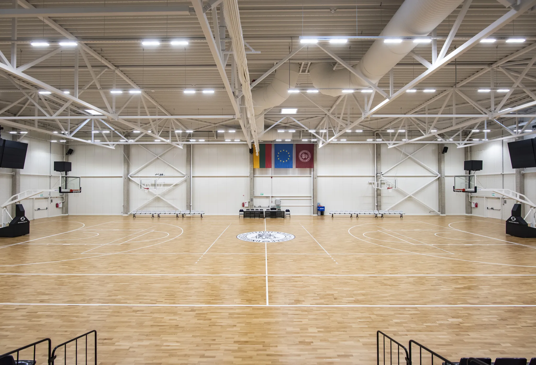VDU Prezidento Valdo Adamkaus sporto centras, Studentų g. 9A, Kauno r.